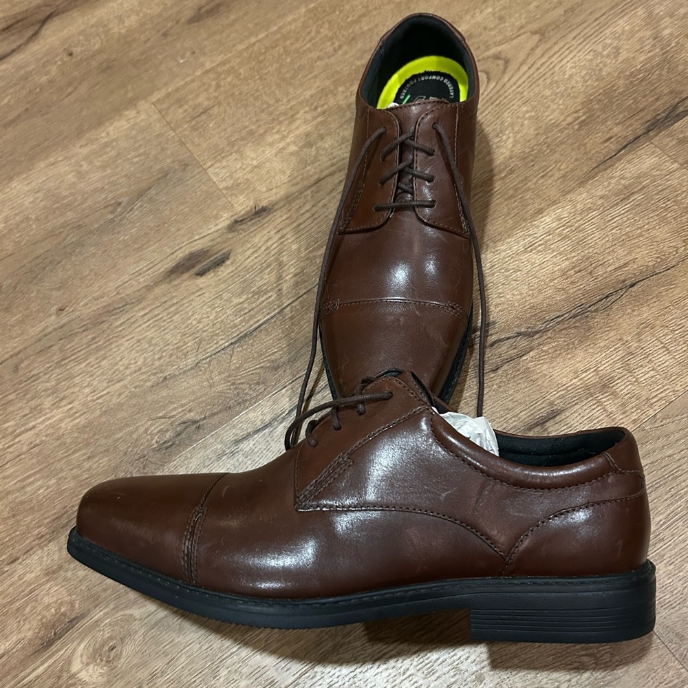 New Bostonian light weight Brown Leather Men's Dress Shoes size 10.5 W.